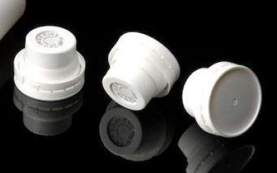 Pressure cap with silica gel